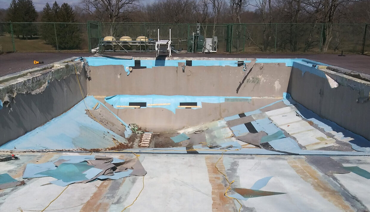 before and after picture showing the installation of a PVC membrane pool liner