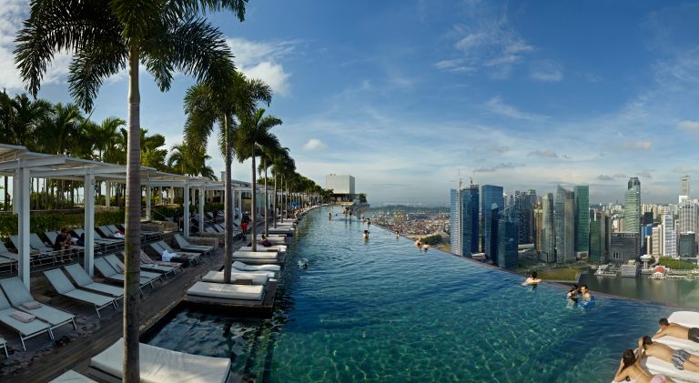 2010-Marina-Bay-Sands-Pool