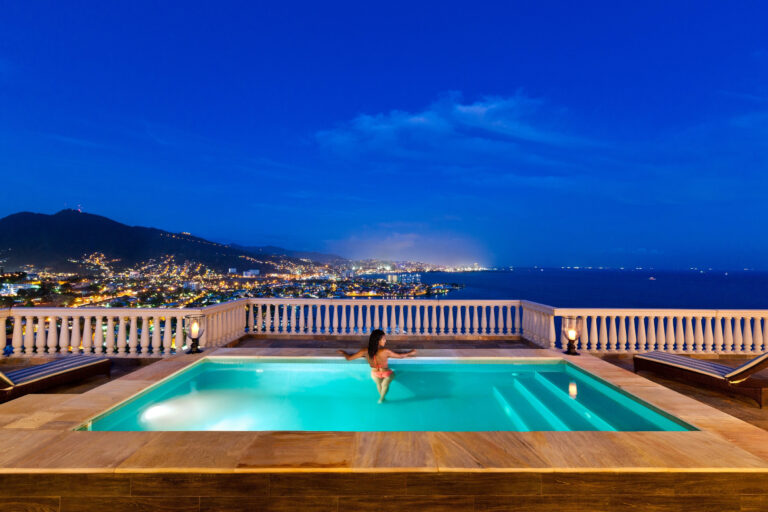 The Renaissance at Shorelands Pool